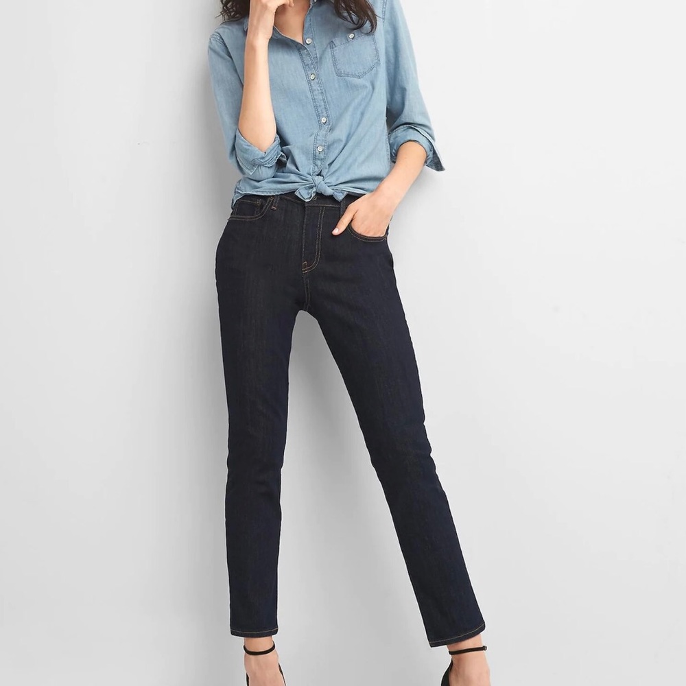 NWT Gap Straight Leg Jeans